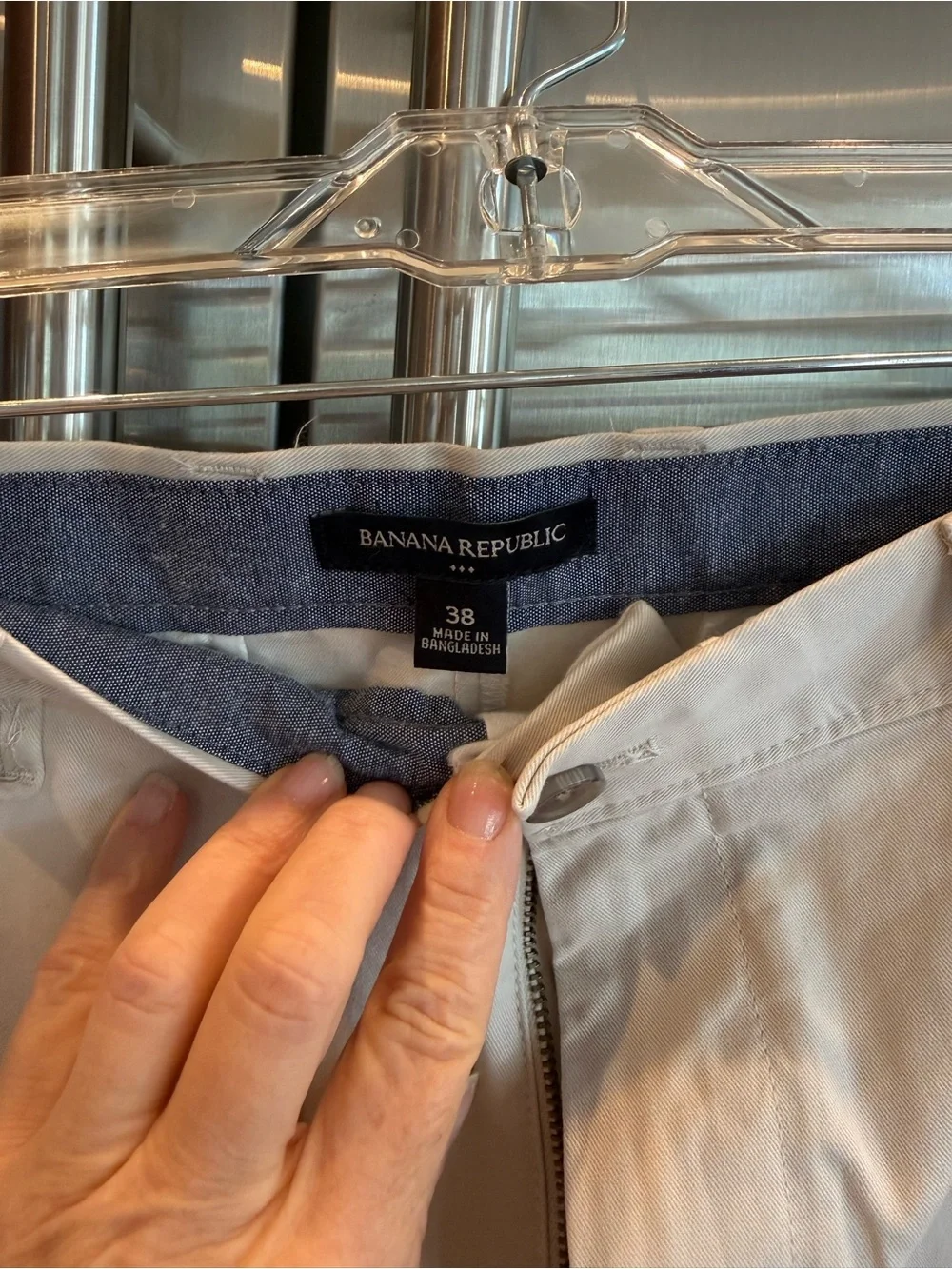 Men's Classic Khaki Shorts - Lightweight Summer Staple, Banana Republic, size 38